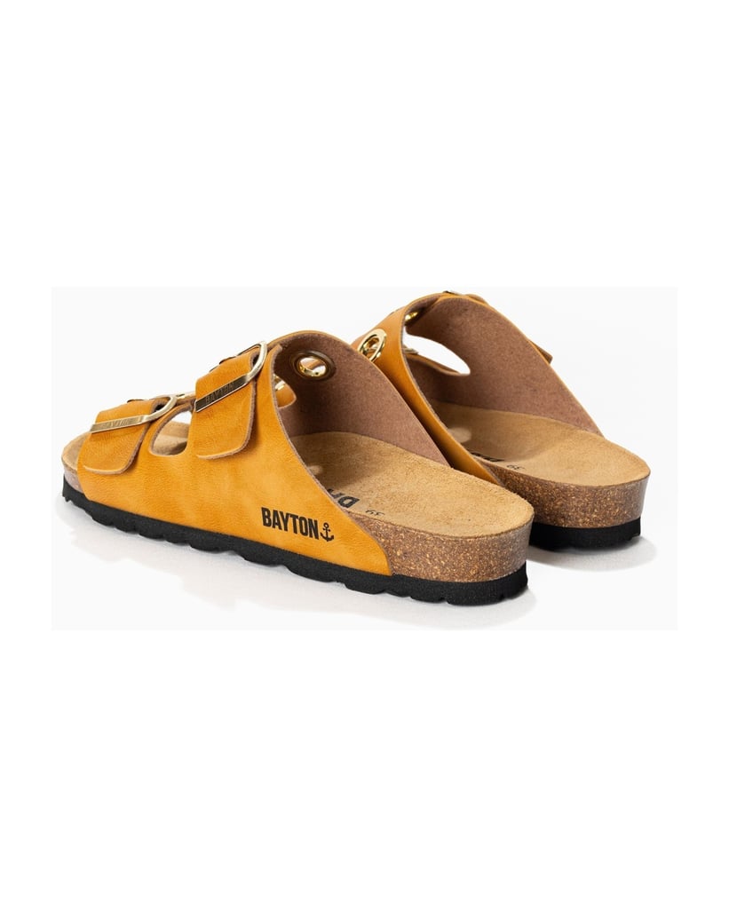 Bayton-Mules-woman-Janny-schwarz