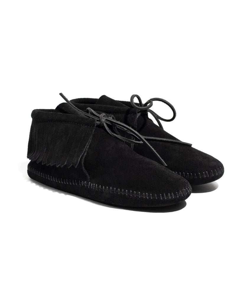 MINNETONKA-Klassischer-Fransenstiefel-schwarz