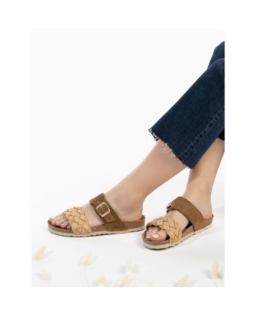 Bayton-Carina-mules-camel-