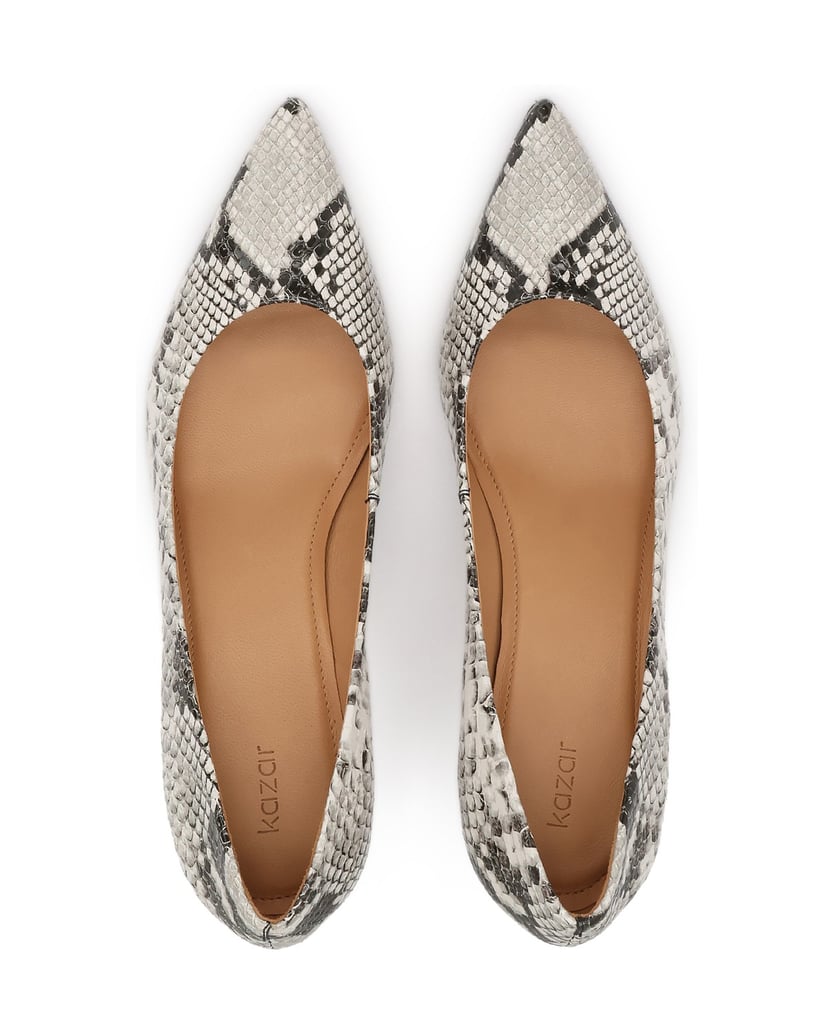 Kazar-Pumps-aus-Leder-mit-Serpentinenprägung-weiss