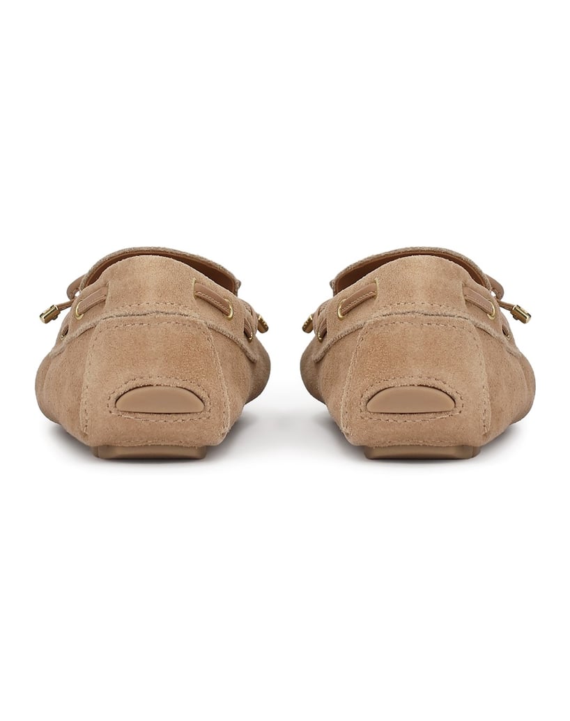 Kazar-Beige-Nubuk-Mokassins-für-Damen-mit-Schleife-und-Monogramm-von-Kazar-beige