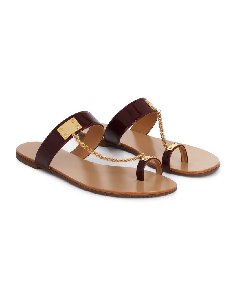 Kazar-Kastanienbraune-flache-Flip-Flops-mit-Kette-rot