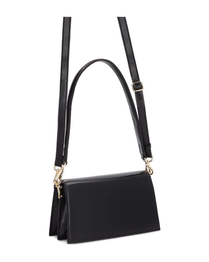Kazar-Elegante-kleine-Handtasche-mit-einer-Klappe-mit-einem-dekorativen-Monogramm-geschlossen-schwarz