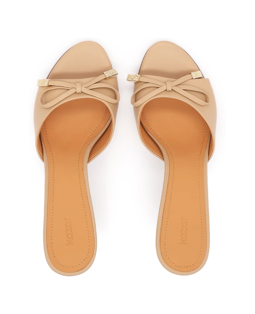 Kazar-Beigefarbene-Stiletto-Flip-Flops-aus-Leder-mit-Zierschleife-beige