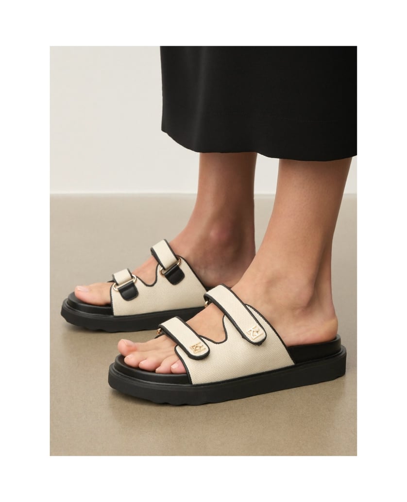 Kazar-Flip-Flops-aus-Bast-und-Leder-mit-Monogramm-auf-einer-profilierten-Sohle-beige