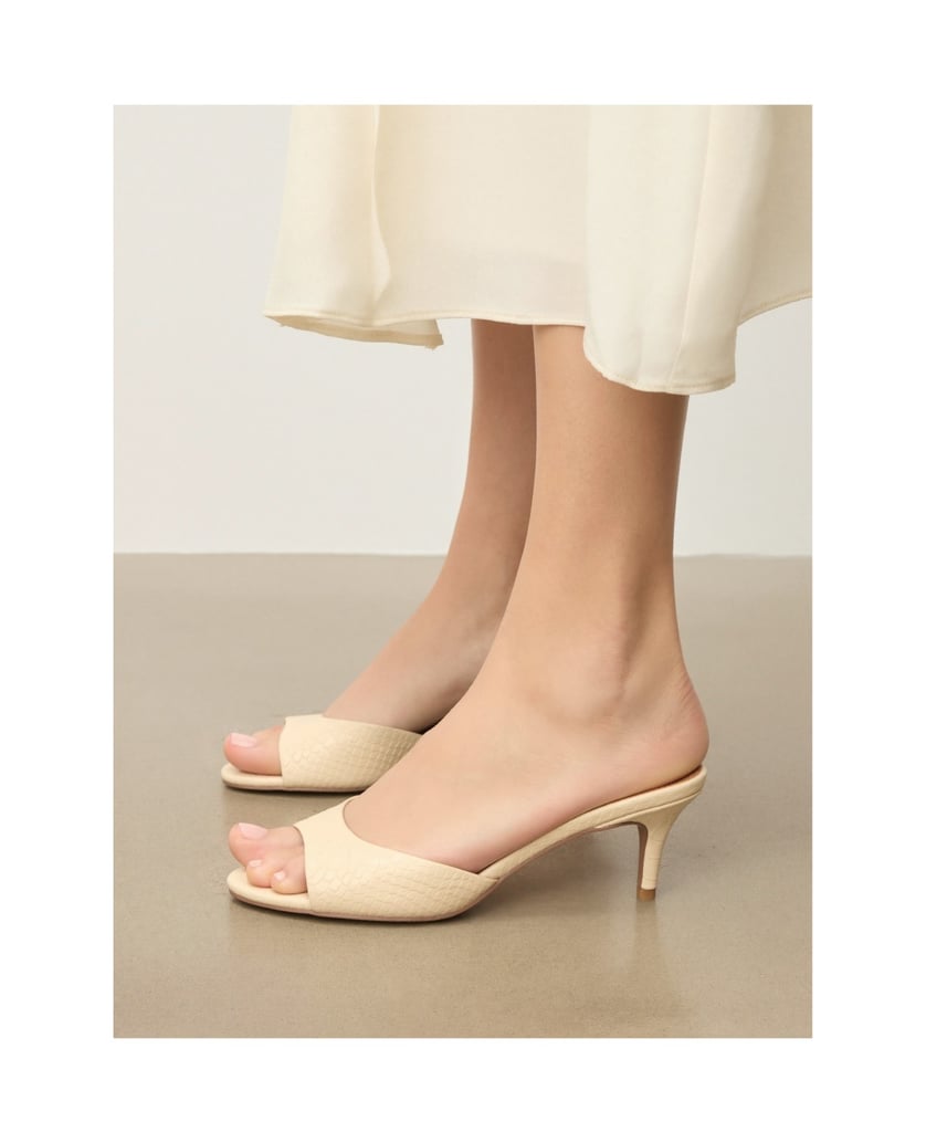 Kazar-Geprägte-Leder-Flip-Flops-mit-niedrigem-Absatz-beige