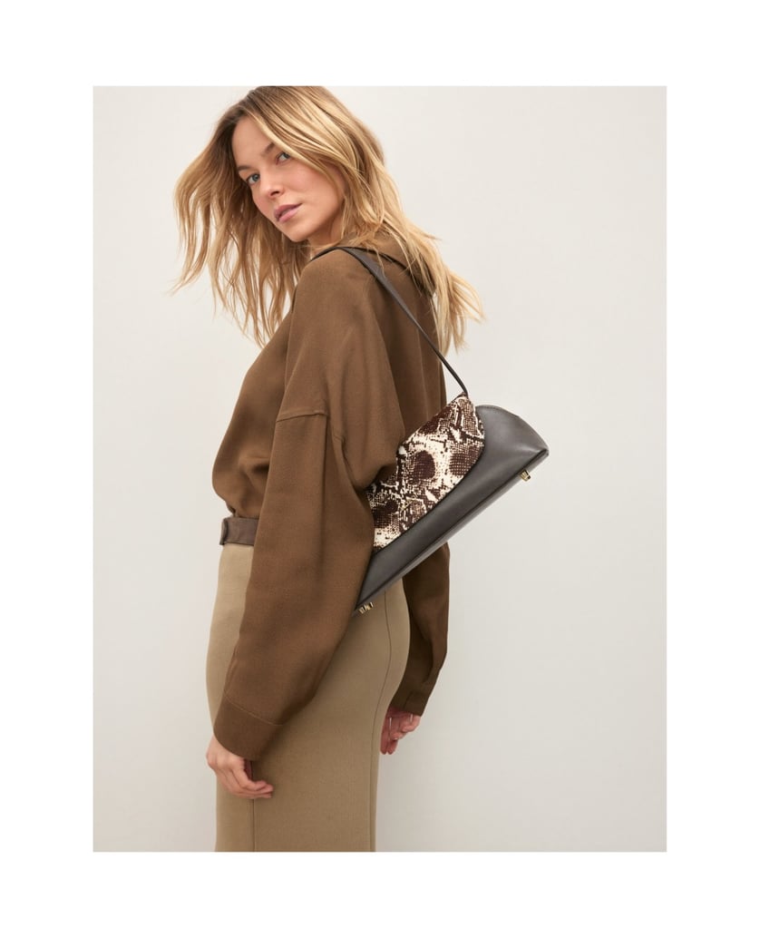 Kazar-Tasche-mit-länglicher-Klappe-und-Naturhaar-dunkelbraun