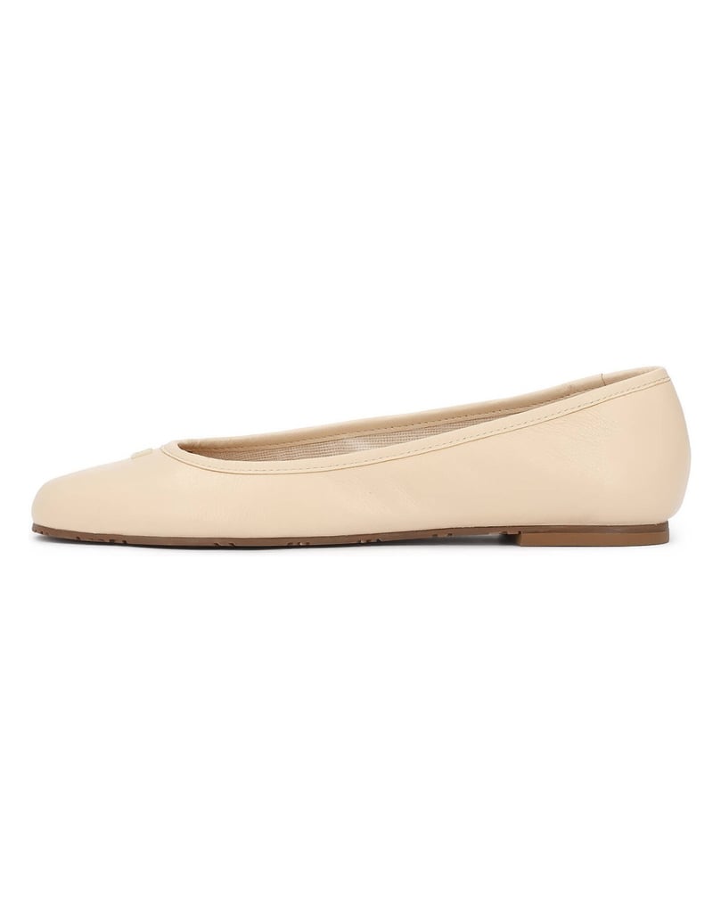 Kazar-Ballerinas-aus-Leder,-verziert-mit-Monogramm-beige