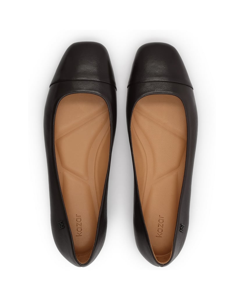 Kazar-Dunkelbraune-Ballerinas-mit-einem-überlappenden-Nasenstück-dunkelbraun