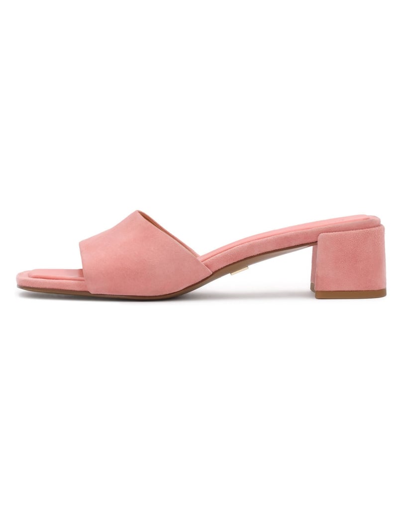 Kazar-Rosa-Flip-Flops-an-einem-Pfosten-pink