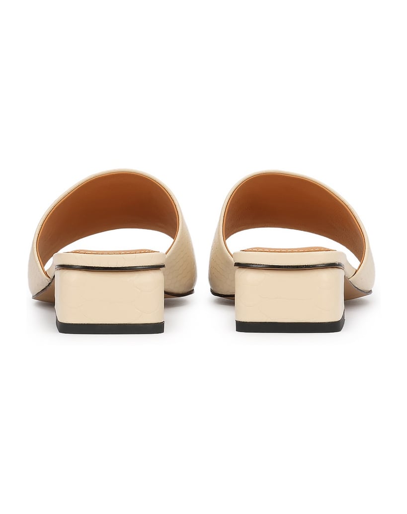 Kazar-Beigefarbene-Flip-Flops-aus-geprägtem-Naturleder-mit-niedrigem-Absatz-beige