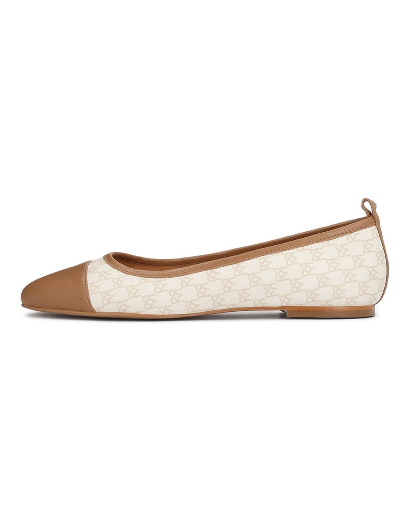 Kazar-Ballerinas-mit-Monogrammen-und-einfarbiger-Nase-weiss