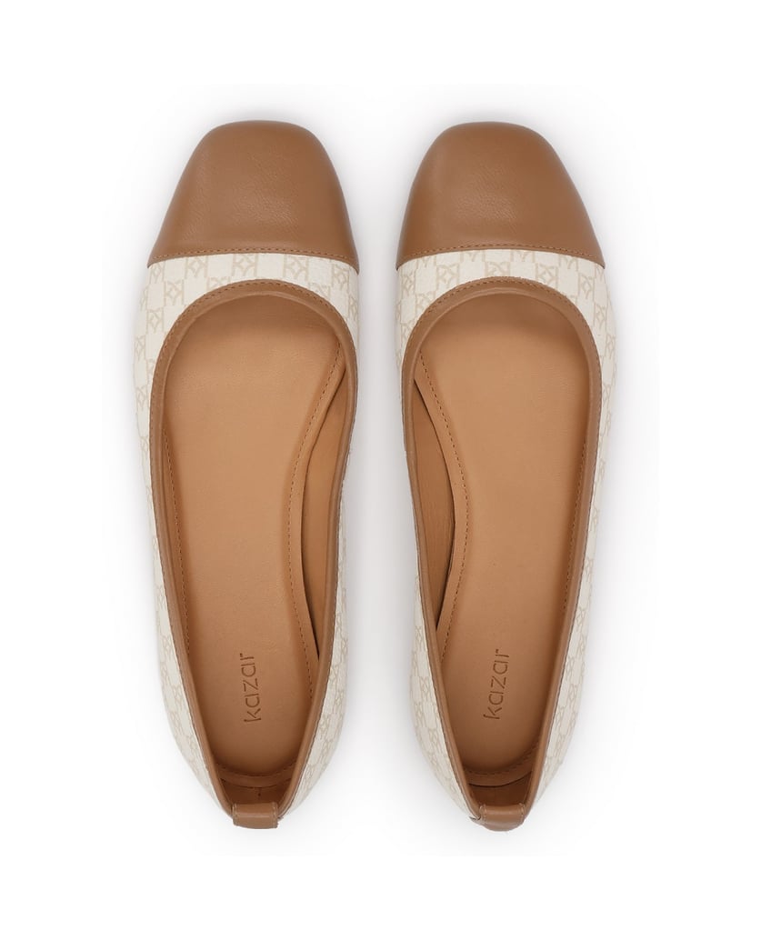 Kazar-Ballerinas-mit-Monogrammen-und-einfarbiger-Nase-weiss