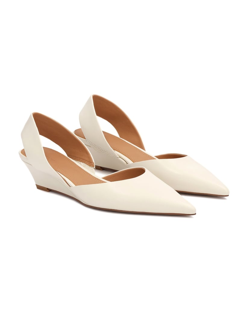 Kazar-Pumps-mit-breitem-Fersenriemen-weiss