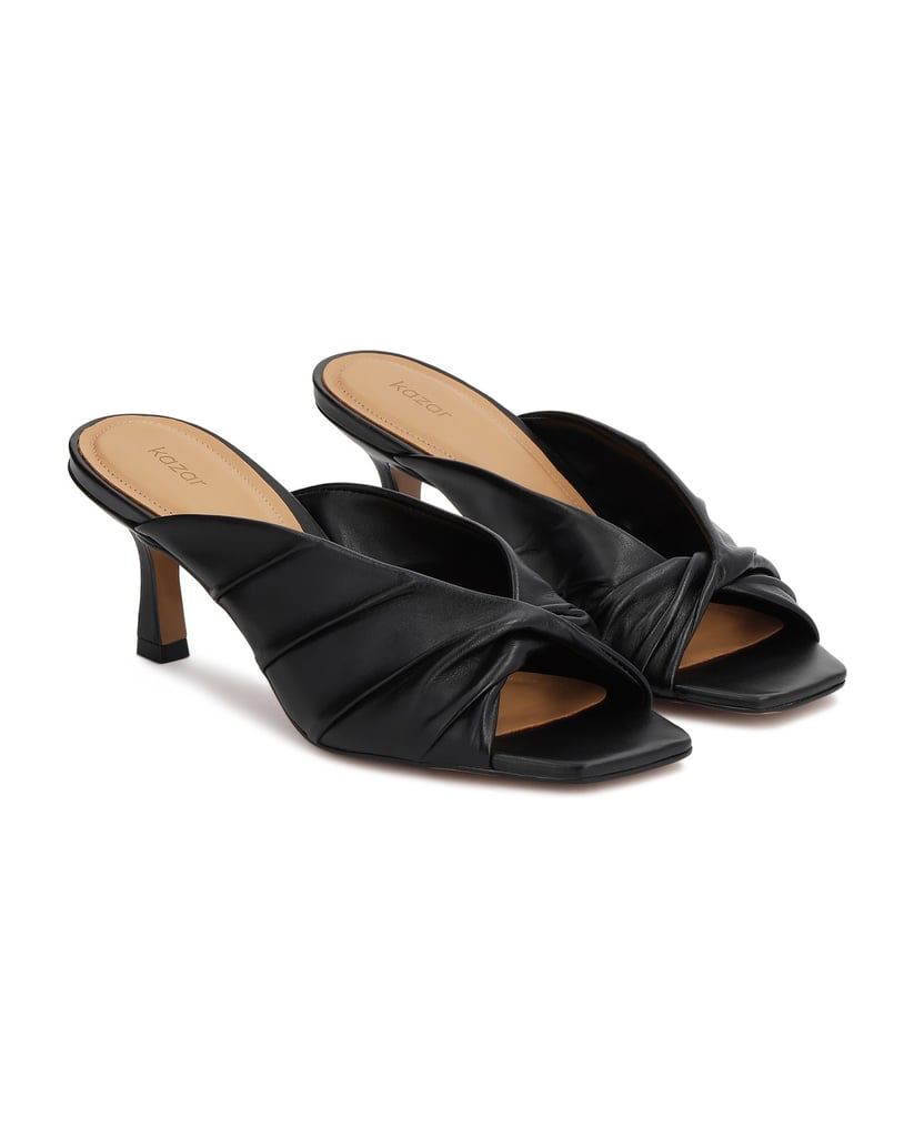 Kazar-Schwarze-Leder-Flip-Flops-mit-geknittertem-Obermaterial-schwarz