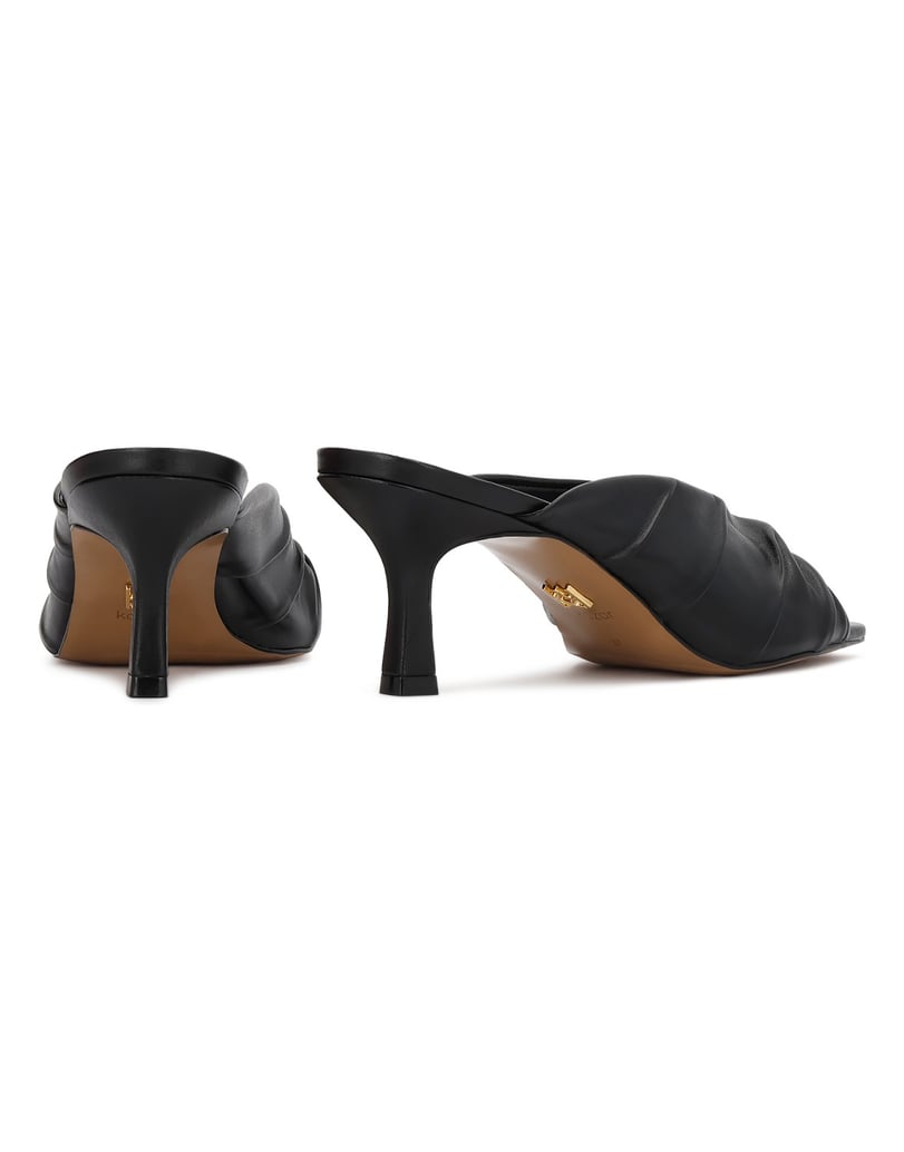Kazar-Schwarze-Leder-Flip-Flops-mit-geknittertem-Obermaterial-schwarz