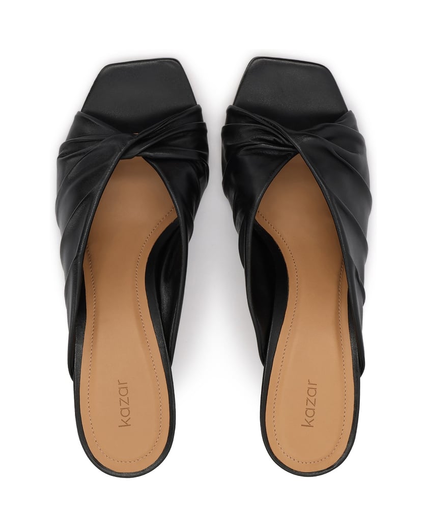 Kazar-Schwarze-Leder-Flip-Flops-mit-geknittertem-Obermaterial-schwarz