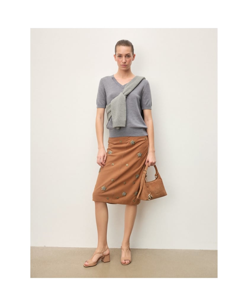 Kazar-Handtasche-aus-natürlichem-Wildleder-mit-eleganten-Goldverzierungen-camel