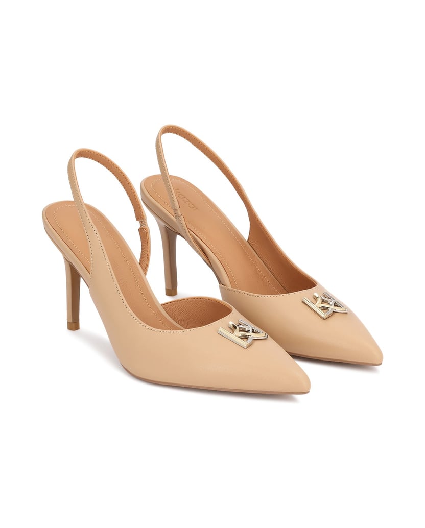 Kazar-Beigefarbene-Slingback-Pumps-mit-zweifarbigem-Monogramm-KAZAR-beige