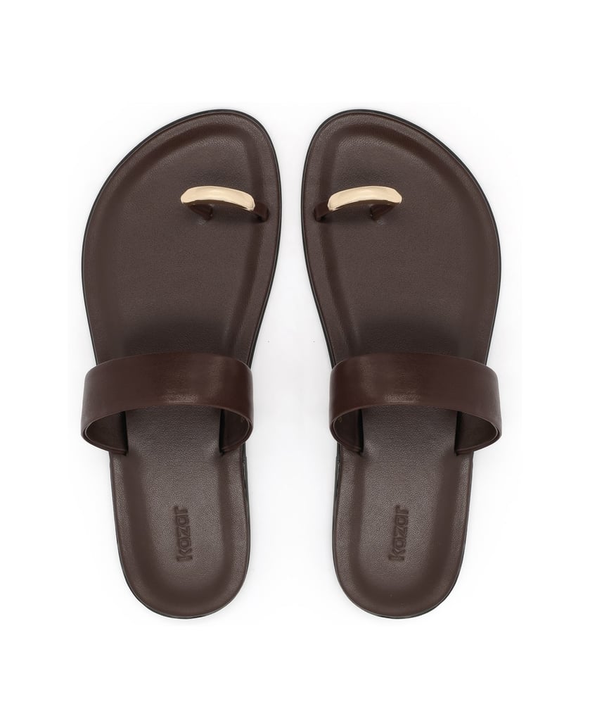 Kazar-Braune-Flip-Flops-mit-Metallverzierung-am-Riemen-dunkelbraun