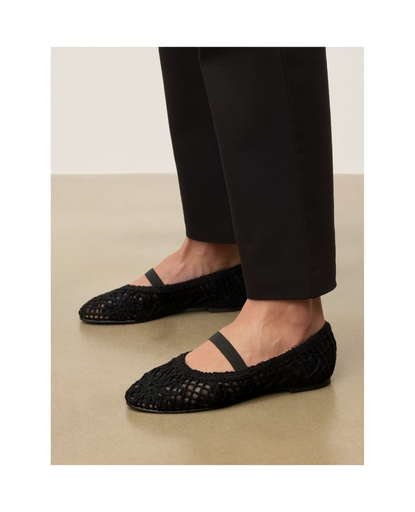 Kazar-Flache-Pumps-in-floralem-Muster-mit-Kordel-schwarz