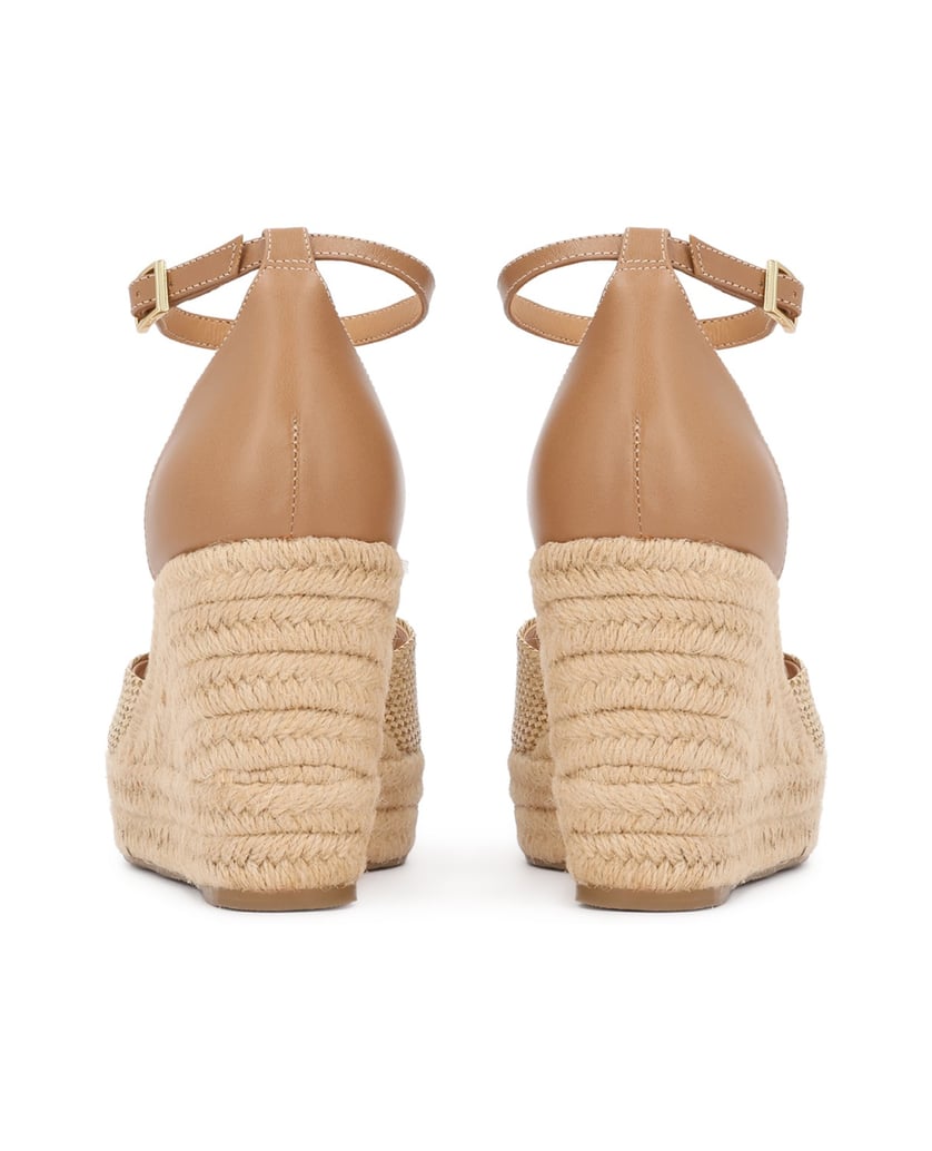Kazar-Sandalen-aus-kombinierten-Materialien-auf-dem-Anker-beige