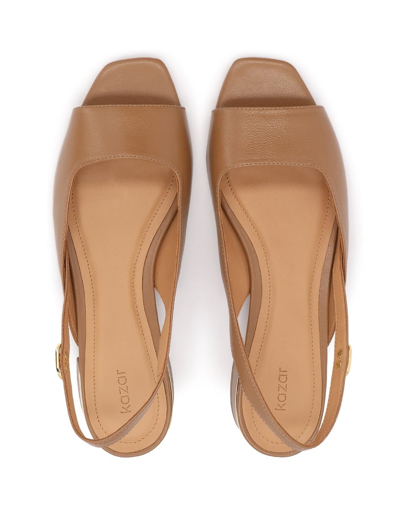 Kazar-Hellbraune-Ledersandalen-auf-einem-niedrigen-Pfosten-camel
