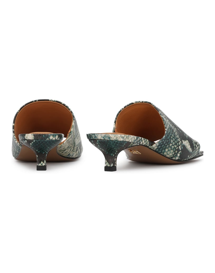 Kazar-Flip-Flops-aus-Leder-mit-Schlangenmotiv-Prägung-und-Kitten-Heels-grün