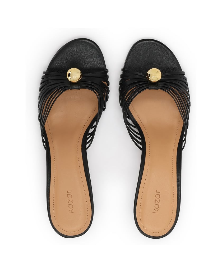 Kazar-Schwarze-Stiletto-Flip-Flops-mit-auffälligen-goldenen-Verzierungen-schwarz
