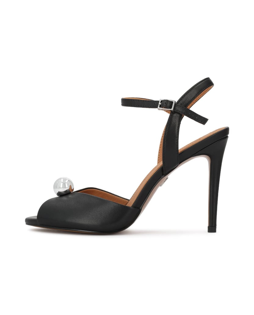 Kazar-Sandalen-mit-einer-Metallkugel-verziert-schwarz