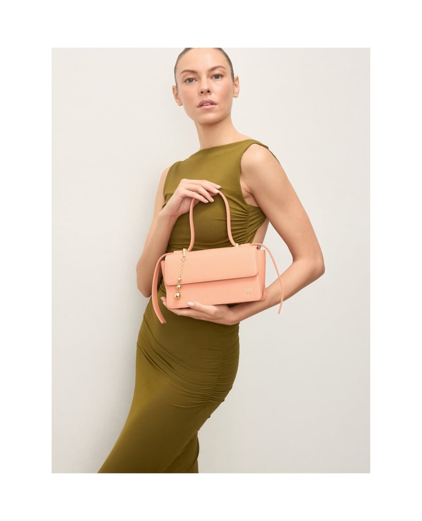 Kazar-Orange-längliche-Tasche-mit-Ziergürtel-und-Schlüsselanhängern-orange