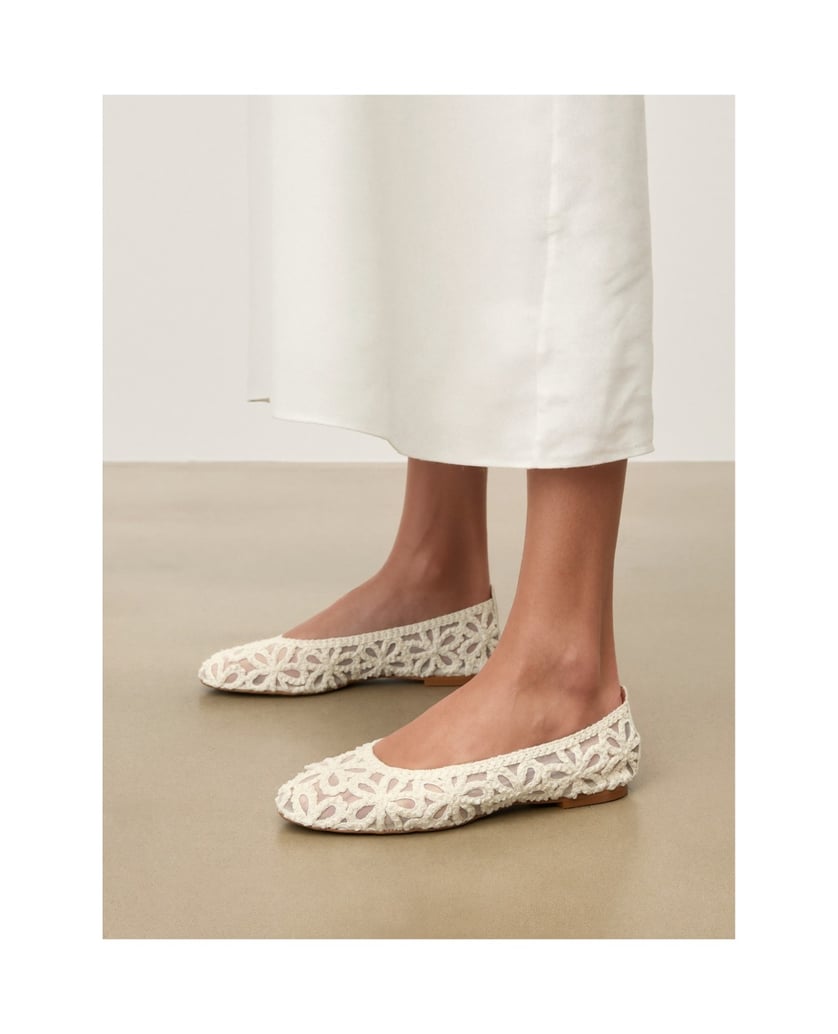 Kazar-Blumenmuster-Hochzeit-Ballerinas-weiss