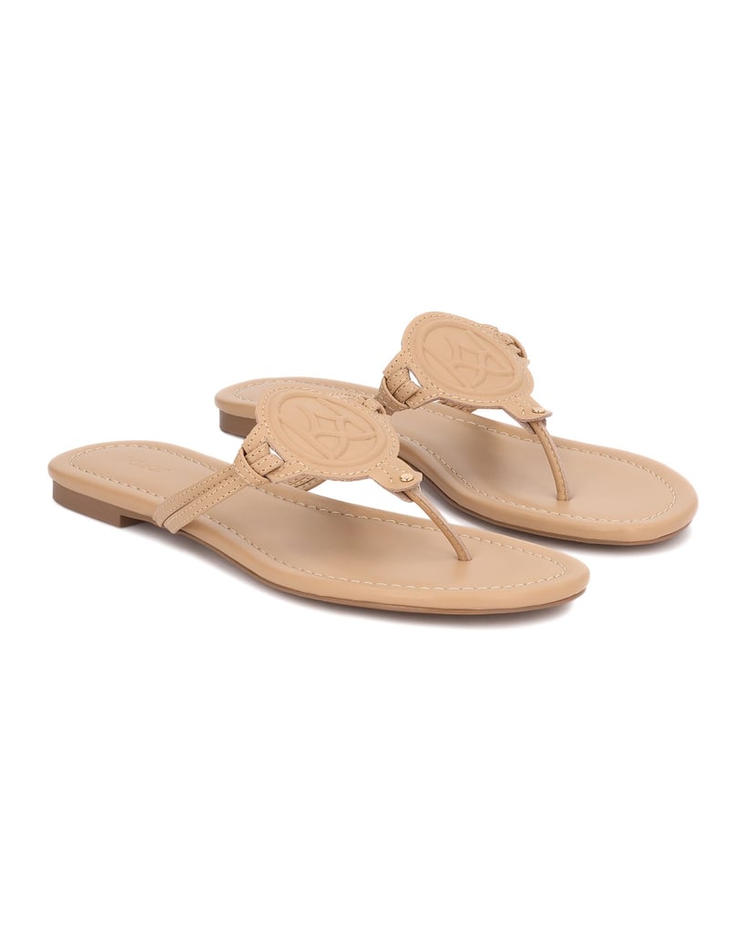 Kazar-Beigefarbene-Flip-Flops-aus-Leder-mit-Monogramm-von-KAZAR-beige