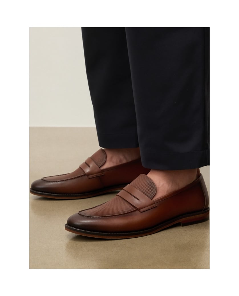 Kazar-Braune-Loafers-mit-verziertem-Schaft-braun