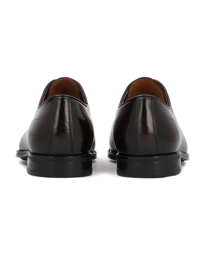 Kazar-Braune-Oxfords-aus-Naturleder-mit-dezenten-Brogues-braun