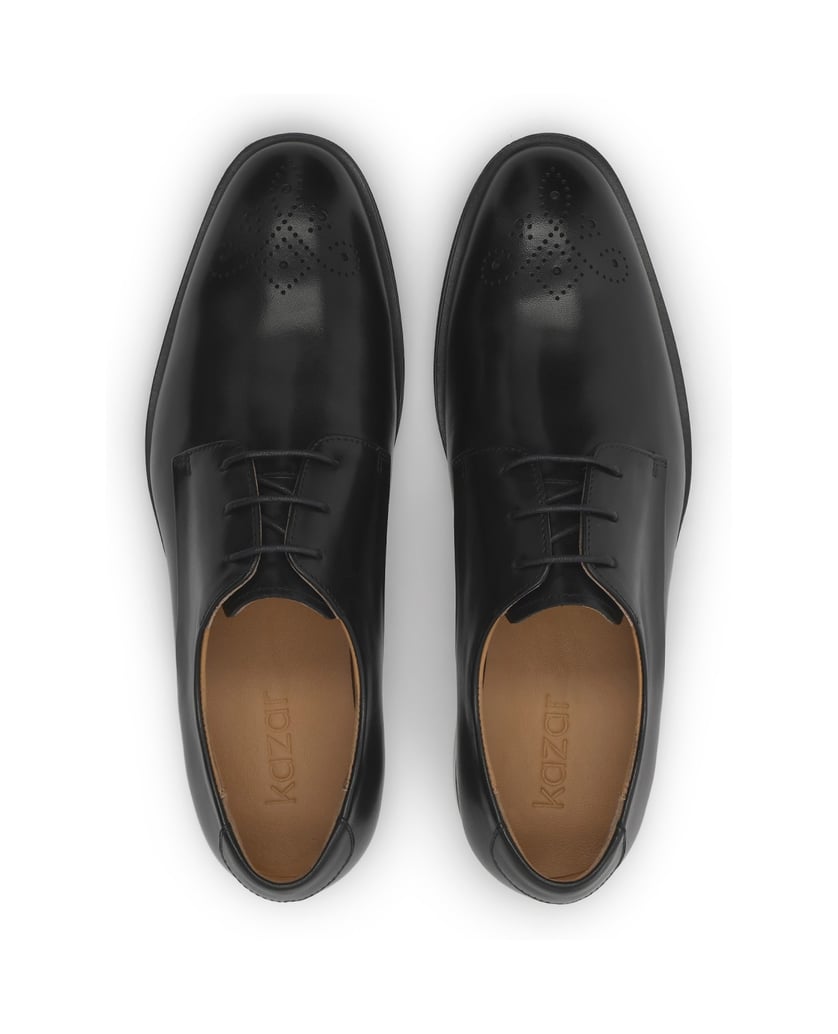 Kazar-Derby-aus-Leder-in-Schwarz-mit-durchbrochener-Brogue-Verzierung-schwarz