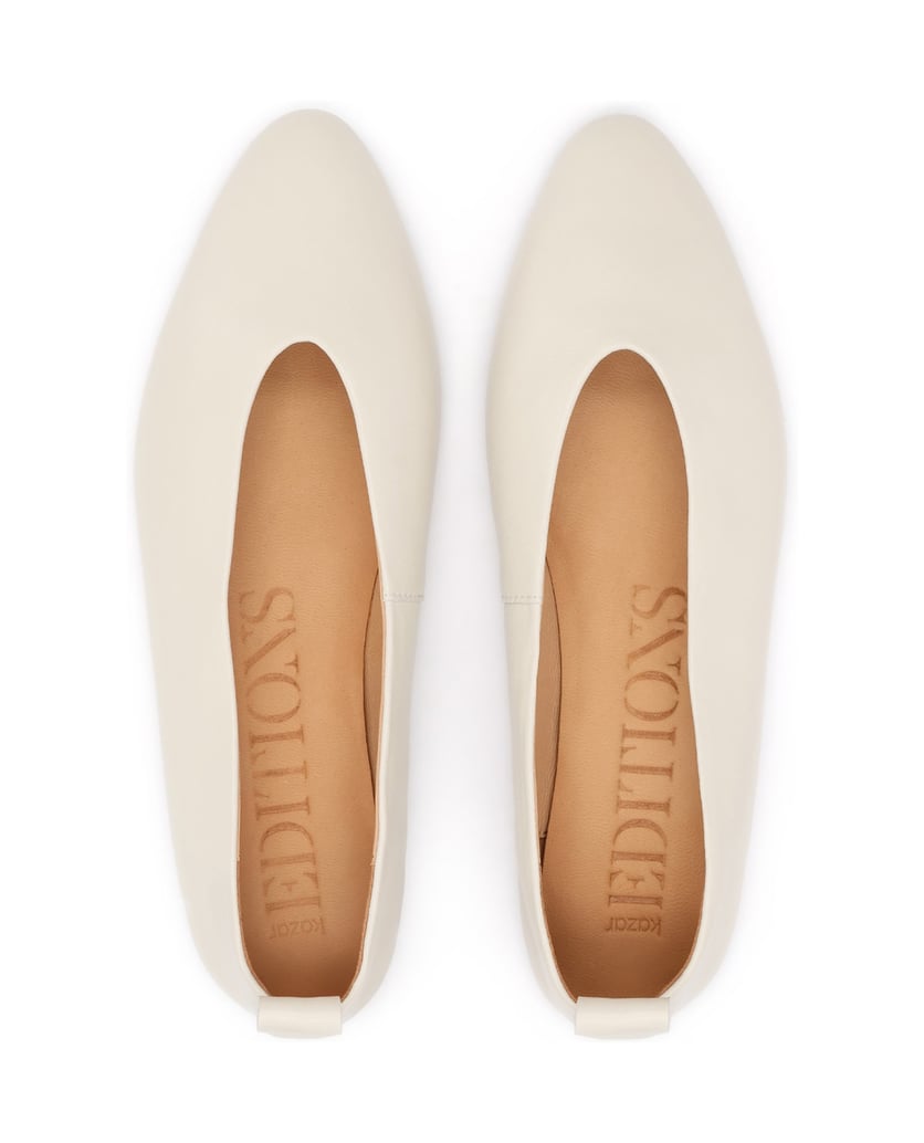 Kazar-Ballerinas-aus-Leder-mit-verlängerten-Nasen-weiss