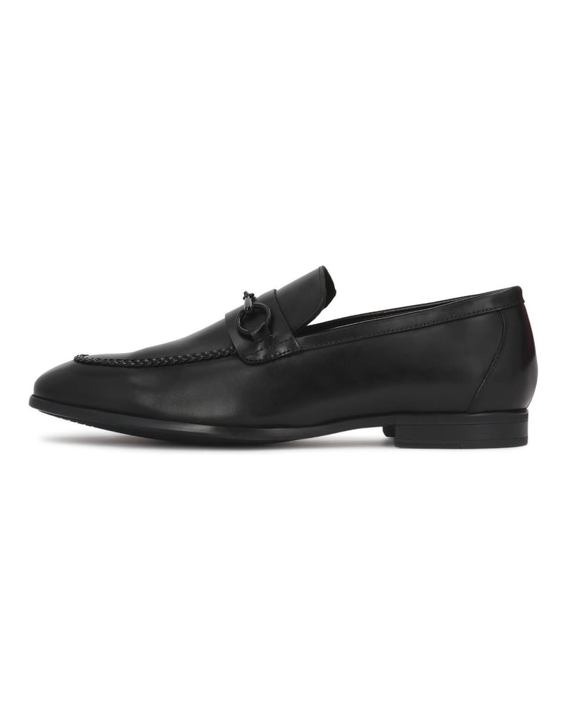 Kazar-Loafers-aus-schwarzem-Leder-in-Schwarz-mit-Metall-Verzierungen-schwarz