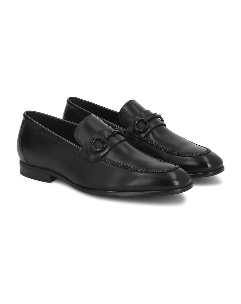 Kazar-Loafers-aus-schwarzem-Leder-in-Schwarz-mit-Metall-Verzierungen-schwarz