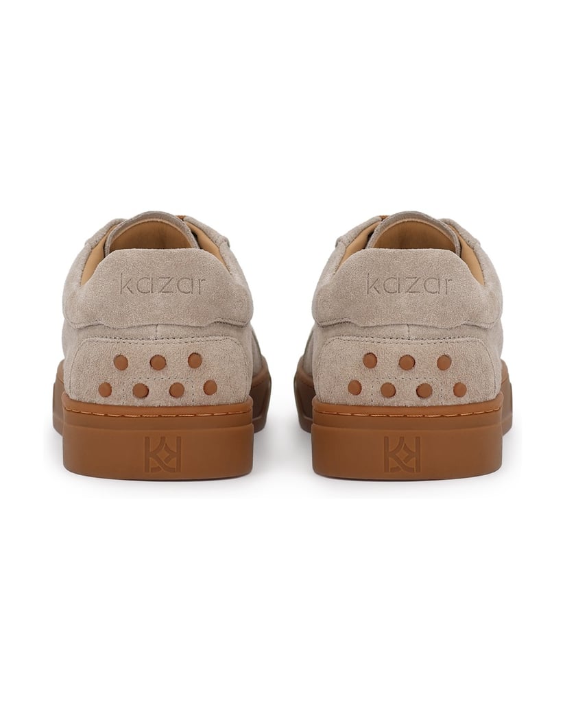 Kazar-Herren-Sneakers-aus-Wildleder-mit-kontrastierenden-Schnürsenkeln-und-Laufsohle-taupe