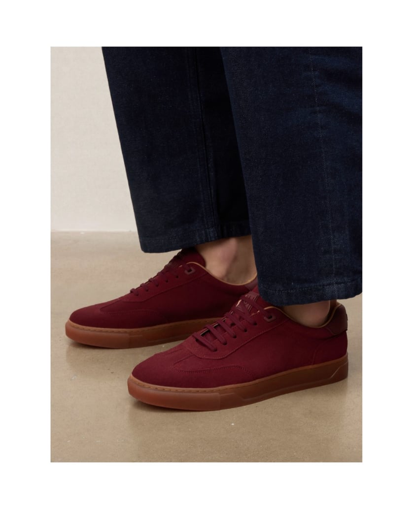 Kazar-Bordeauxfarbene-Sneakers-aus-Wildleder-mit-kontrastierender-Sohle-rot