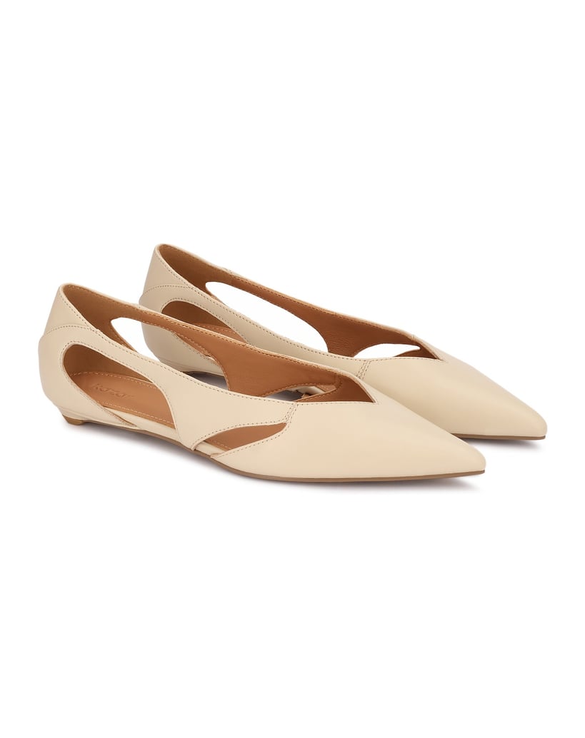 Kazar-Elegante-Lederpumps-mit-kunstvoll-ausgeschnittenem-Schaft-weiss