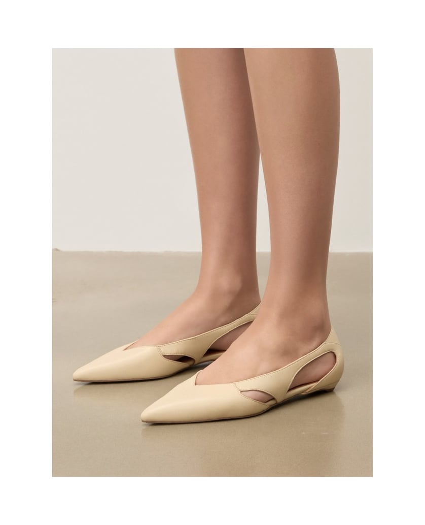 Kazar-Elegante-Lederpumps-mit-kunstvoll-ausgeschnittenem-Schaft-weiss