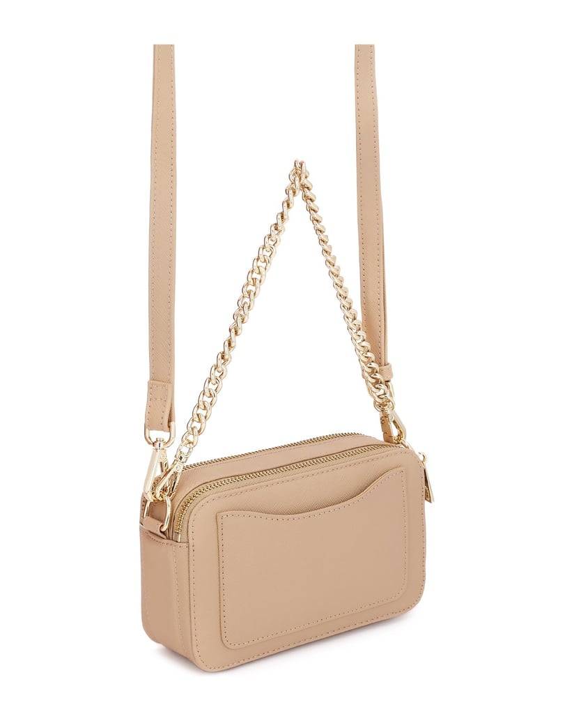 Kazar-Beigefarbene-Tasche-mit-geometrischer-Form-beige