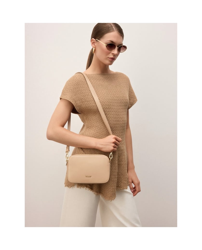 Kazar-Crossbody-Tasche-aus-Leder-mit-Kette-und-Schnürchen-beige