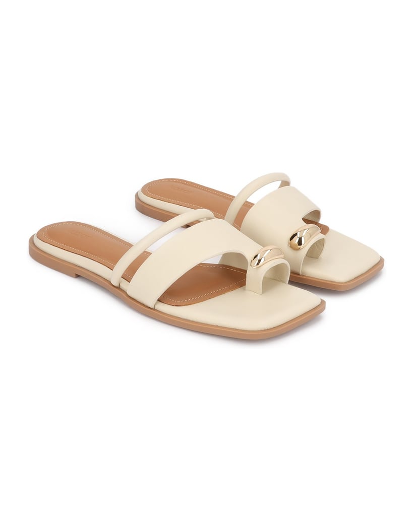 Kazar-Mules-flip-flops-mit-verzierten-Gürteln-weiss