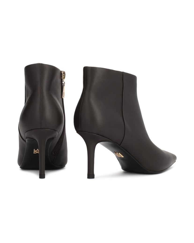 Kazar-Dunkelbraune-stiefeletten-aus-leder-mit-hohem-stöckelschuh-und-schmalem-absatz-dunkelbraun
