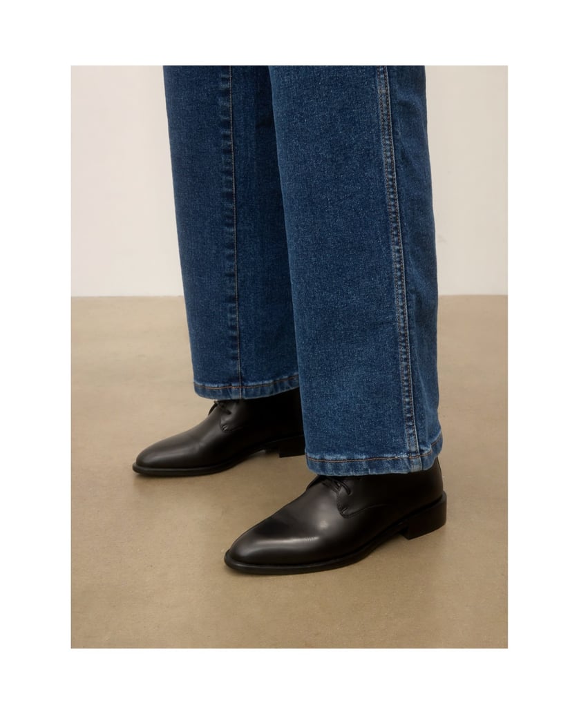 Kazar-Minimalistische-flache-Schnürstiefel-aus-Leder-schwarz